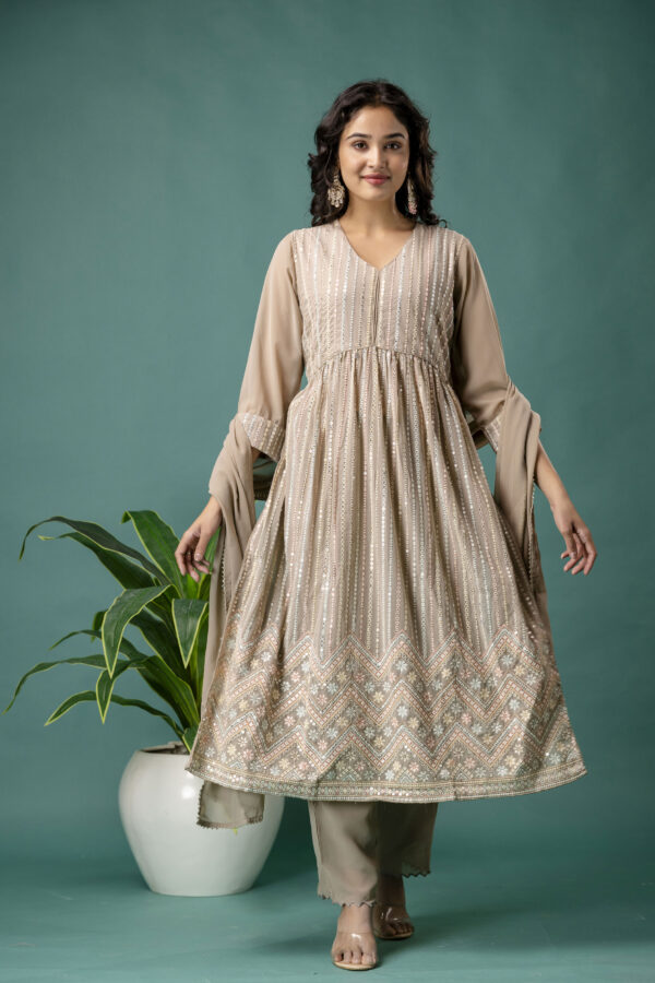 Resham & Sequence Embroidered Kurti with Plain Dupatta & Trousers - Image 4