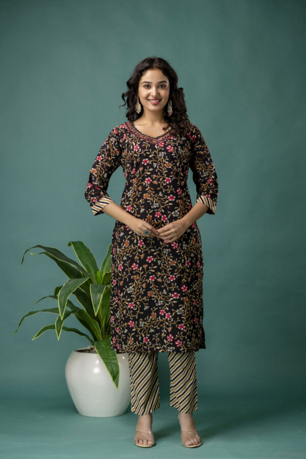 Printed Resham Work V-Neck Kurti with Printed Dupatta & Pants - Image 6