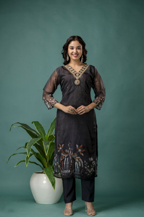 Printed V-Neck Kurti with Jari Work, Organza Printed Dupatta & Simple Pant - Image 7