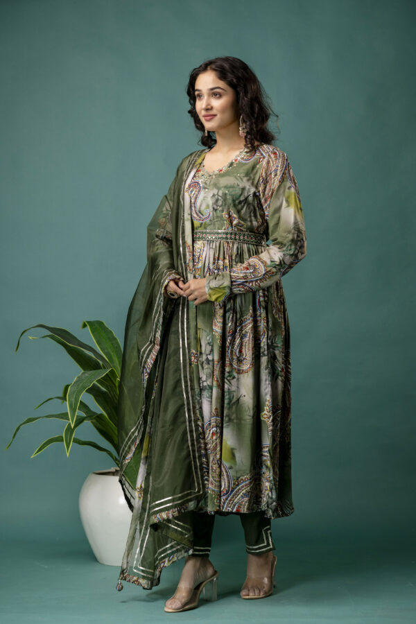 Printed V-Neck Kurti with Sequined & Mirror Work, Shaded Organza Dupatta & Plain Trouser - Image 7
