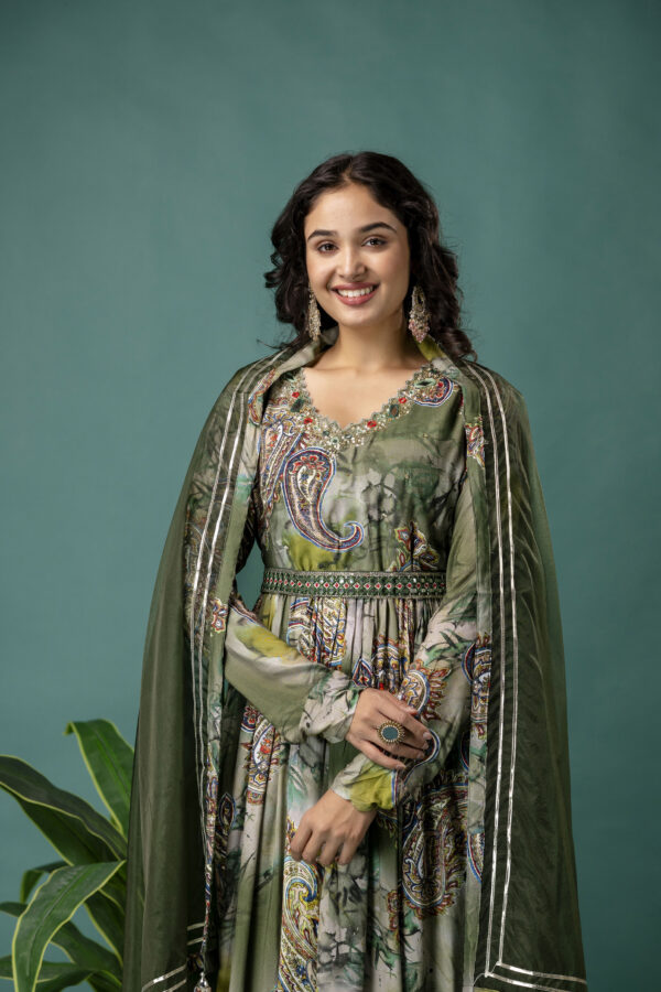 Printed V-Neck Kurti with Sequined & Mirror Work, Shaded Organza Dupatta & Plain Trouser - Image 4