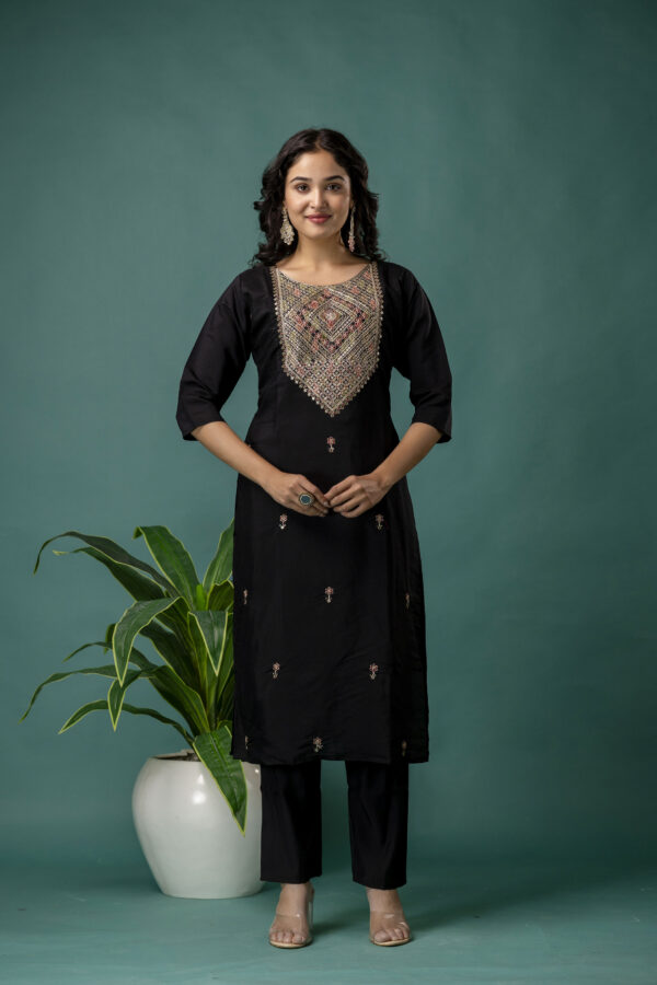 Dori & Sequined Work Kurti with Printed Organza Dupatta & Plain Trouser - Image 4
