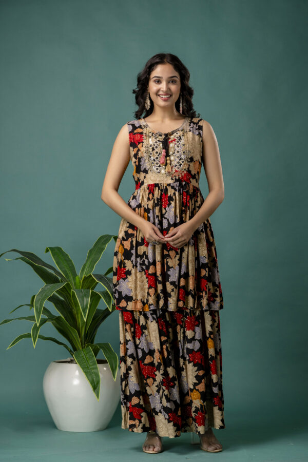 Printed Round Neck Kurti with Resham Work, Printed Dupatta & Printed Trouser - Image 4