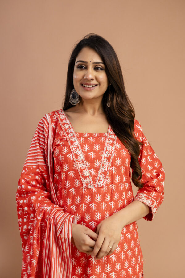 "Printed Kurti with Resham Work V-Neck, Printed Dupatta & Matching Printed Pants" - Image 12