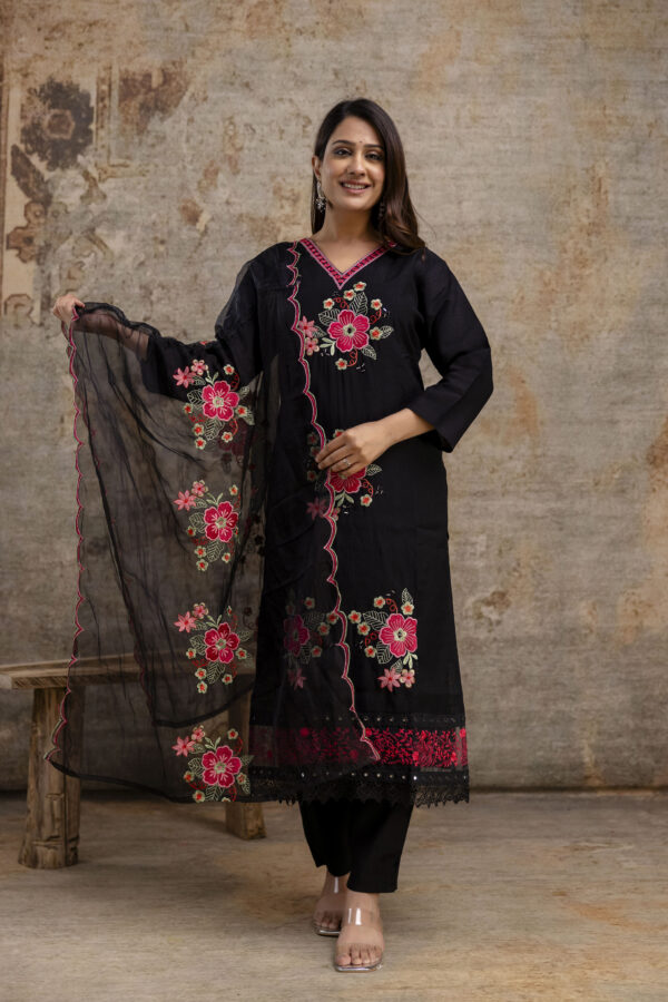 "Resham Work V-Gala Kurti with Simple Bottom & Heavy Resham Work Dupatta"