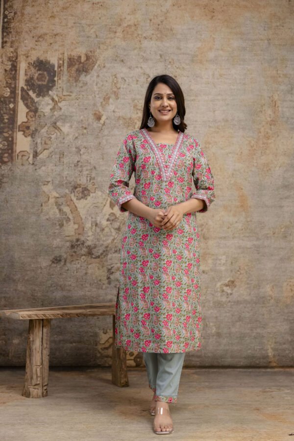 "Elegance Unfolded: Resham-Embroidered Printed Kurti with V-Neck, Dual-Toned Dupatta & Tailored Trouser Set" - Image 7